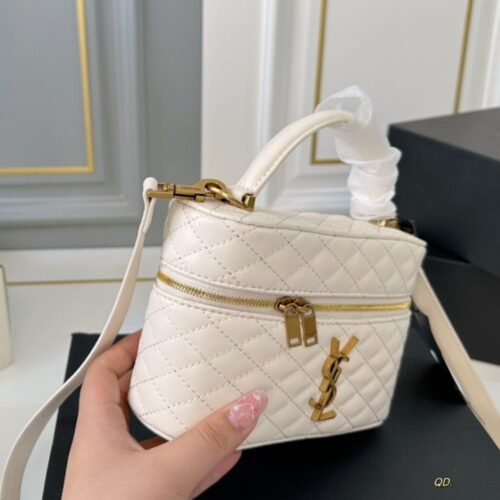 Alternative view of Saint Laurent Gaby Vanity Bag In Blanc Vintage 18Cm 7667311El079207