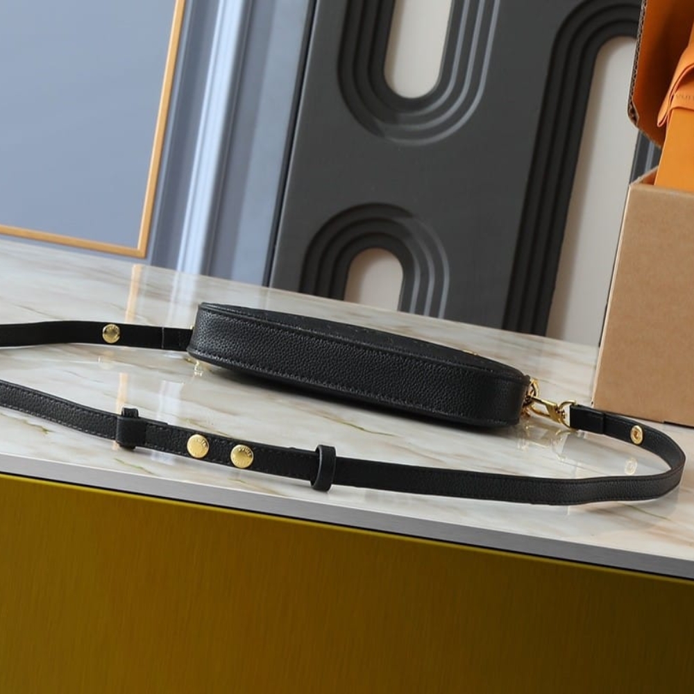 LOUIS VUITTON EASY POUCH ON STRAP BLACK 21CM M80349 - Image 5