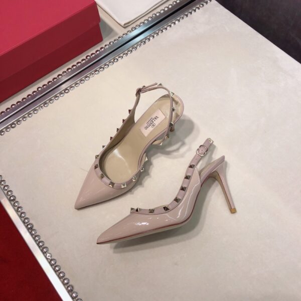 VALENTINO GARAVANI ROCKSTUD PATENT LEATHER STRAP PUMP BEIGE - Image 6