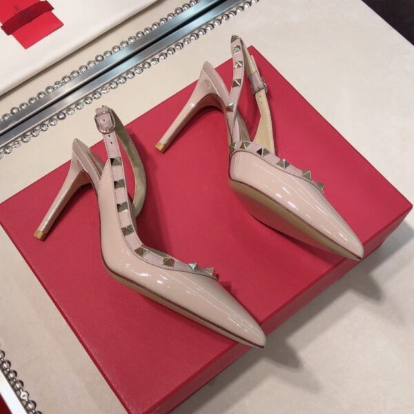 VALENTINO GARAVANI ROCKSTUD PATENT LEATHER STRAP PUMP BEIGE - Image 8