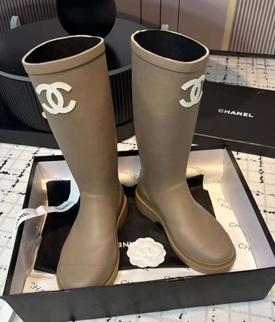 CHANEL RUBBER RAIN BOOTS BEIGE G39620 X56326 0Q304 - Image 2