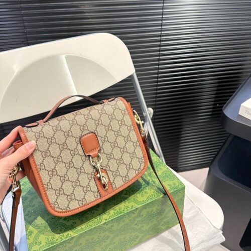 Alternative view of Gucci Gg Emblem Mini Shoulder Bag Beige And Dark Brown 20Cm ‎815211 Fad6L 9758