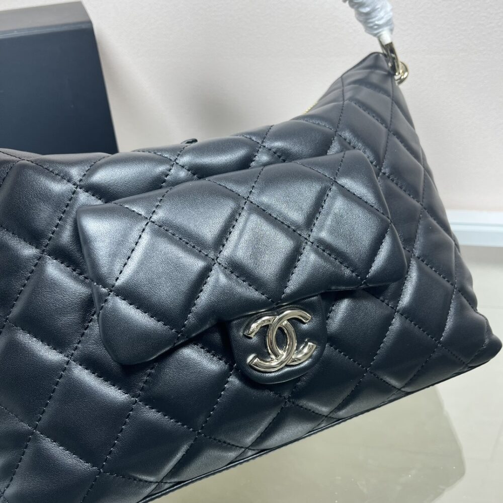 CHANEL MAXI SIZE HOBO BAG BLACK LEATHER AND GOLD TONE METAL BLACK 27CM AS4339 B13833 94305 - Image 6