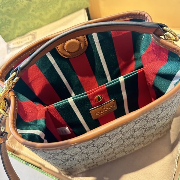 GUCCI GG EMBLEM MINI BUCKET BAG BEIGE AND DARK BROWN 21CM ‎815118 FAD6L 9758 - Image 2