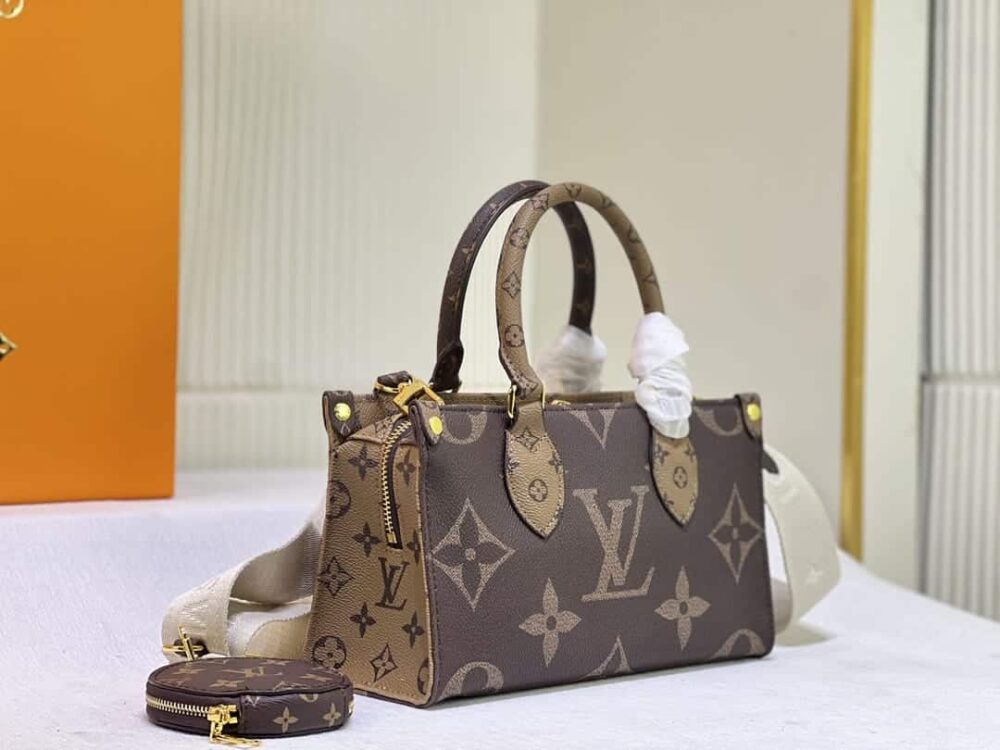 LOUIS VUITTON ONTHEGO EAST WEST GIANT MONOGRAM 25CM M46653 - Image 4