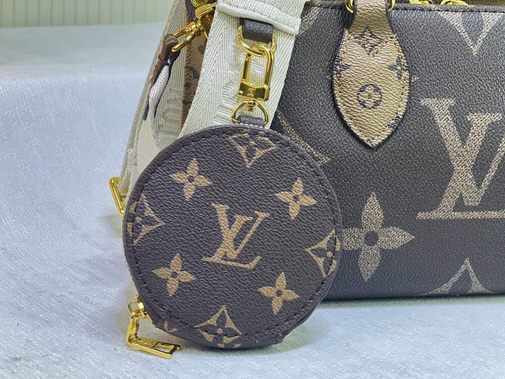 LOUIS VUITTON ONTHEGO EAST WEST GIANT MONOGRAM 25CM M46653 - Image 9