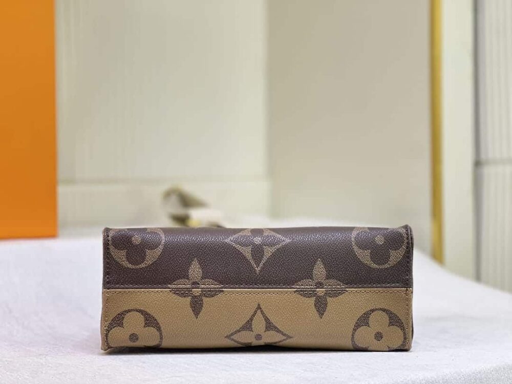 LOUIS VUITTON ONTHEGO EAST WEST GIANT MONOGRAM 25CM M46653 - Image 6