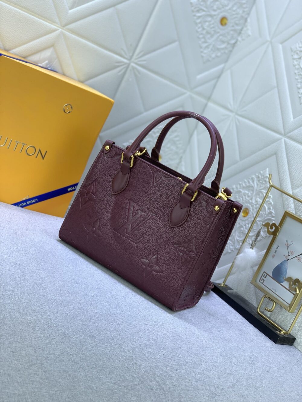LOUIS VUITTON ONTHEGO MM MONOGRAM EMPREINTE WINE RED 35CM M46601 - Image 3