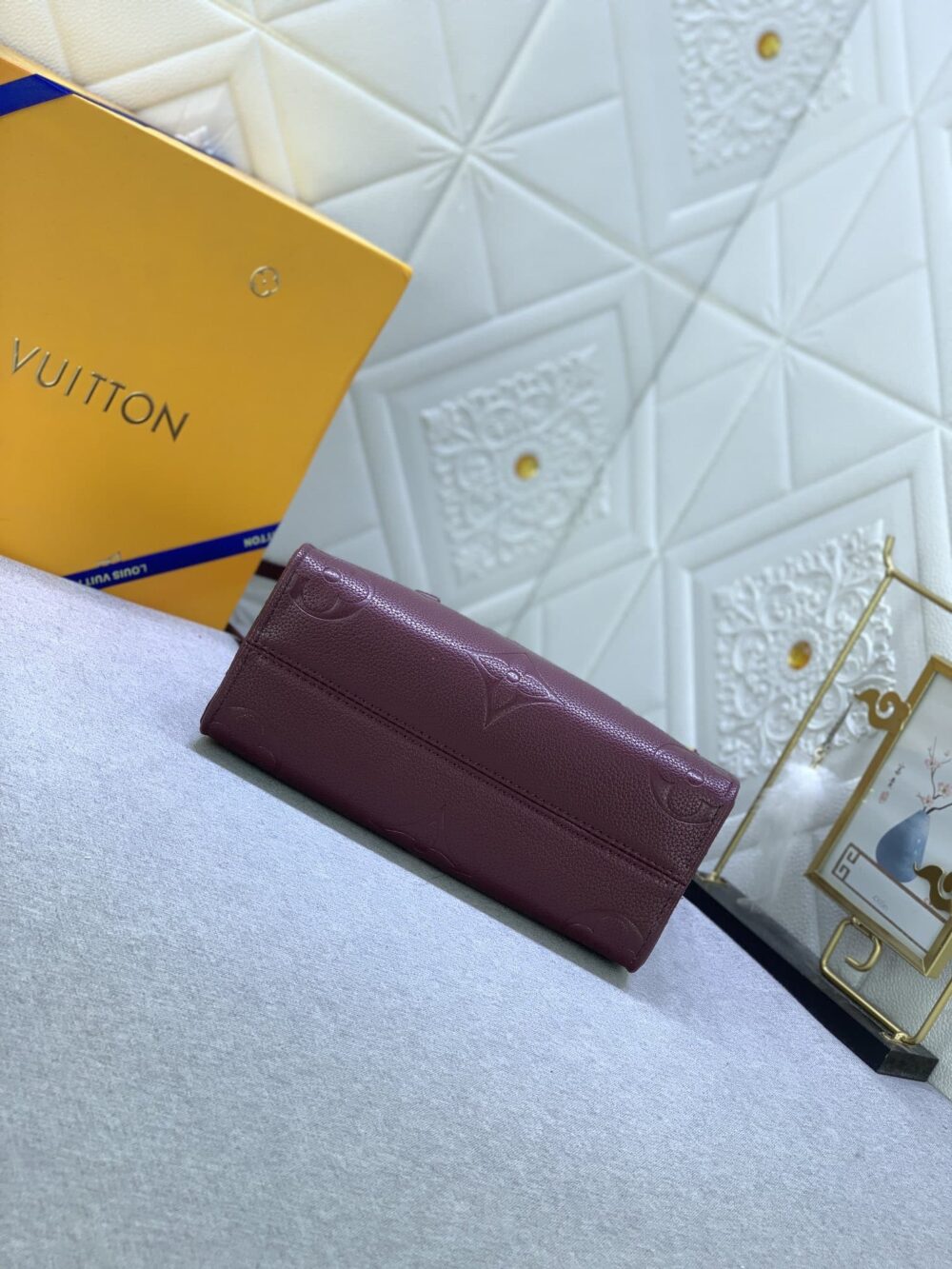 LOUIS VUITTON ONTHEGO MM MONOGRAM EMPREINTE WINE RED 35CM M46601 - Image 4