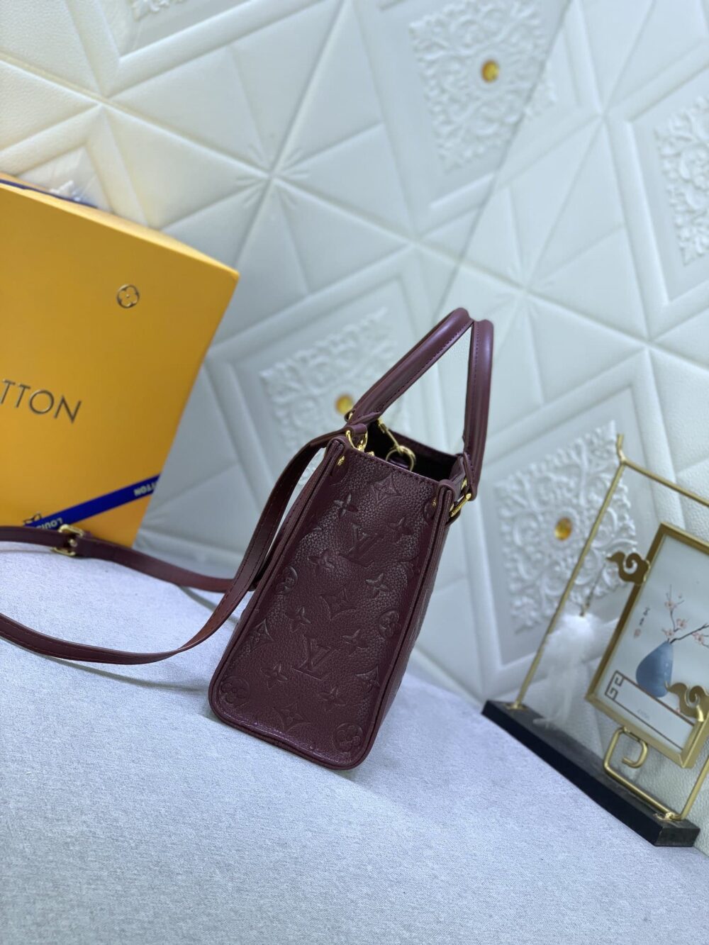 LOUIS VUITTON ONTHEGO MM MONOGRAM EMPREINTE WINE RED 35CM M46601 - Image 5