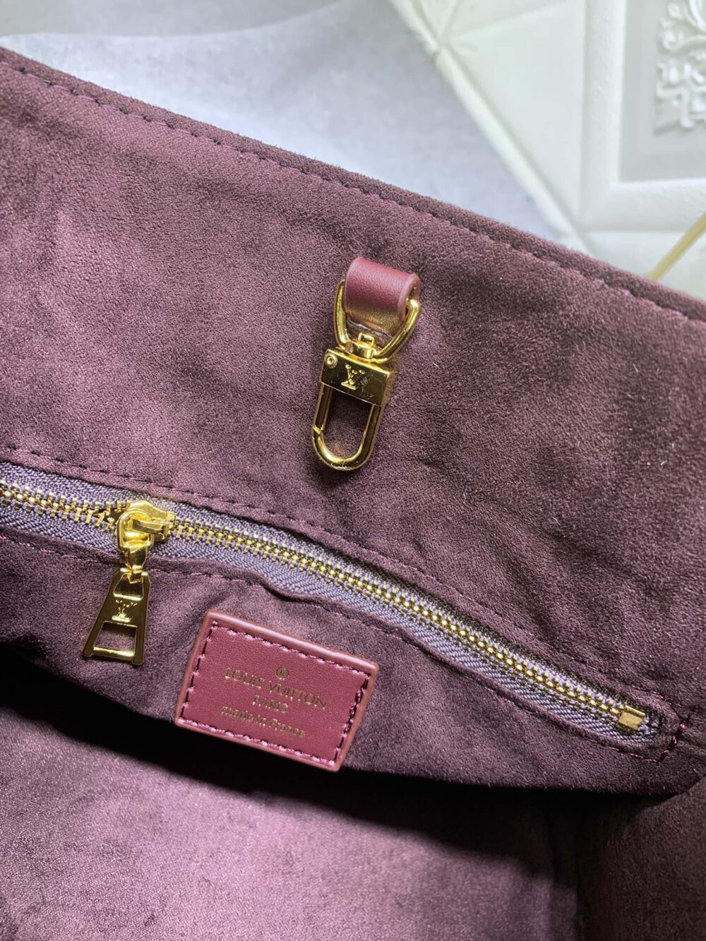 LOUIS VUITTON ONTHEGO MM MONOGRAM EMPREINTE WINE RED 35CM M46601 - Image 9