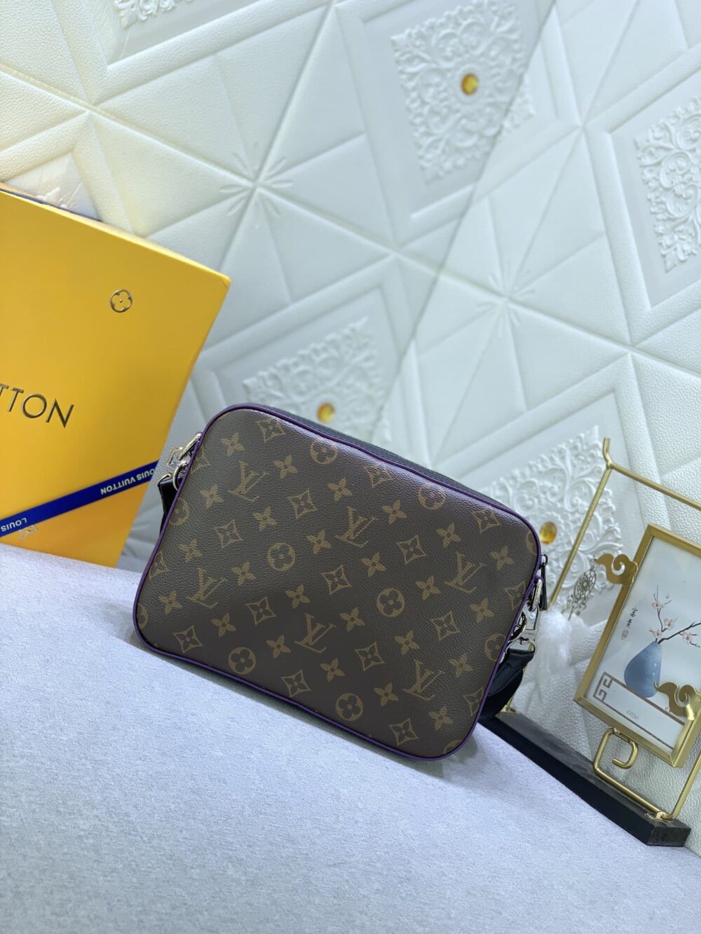 LOUIS VUITTON TRIO MESSENGER PURPLE 25CM M46266 - Image 8