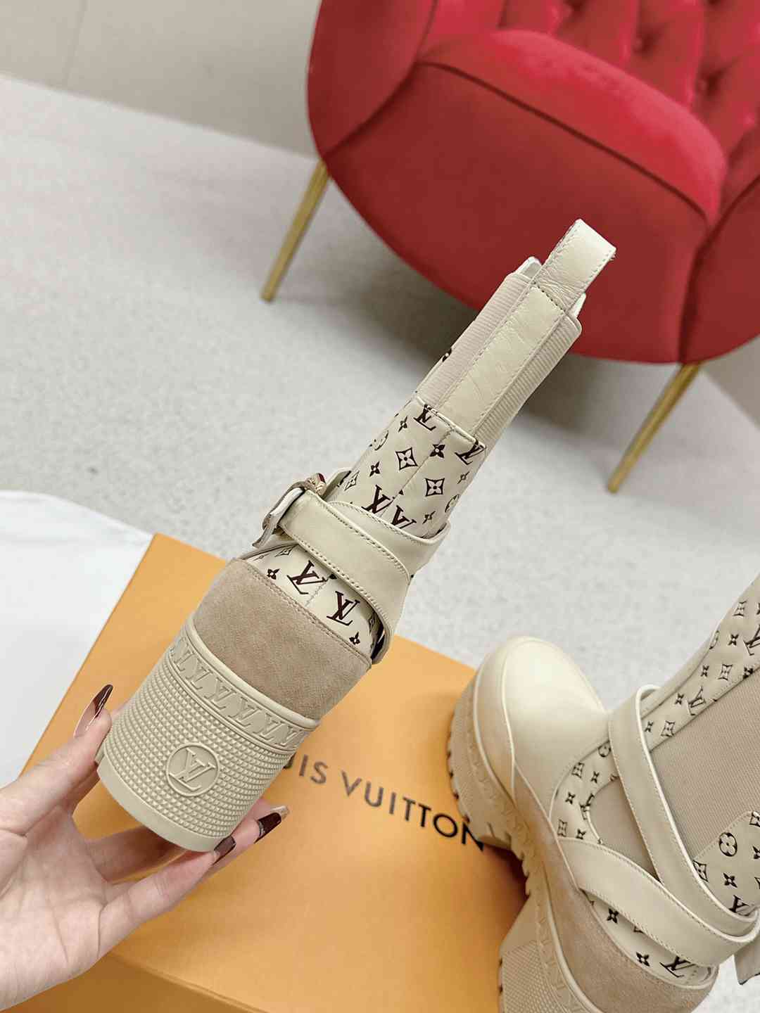 LOUIS VUITTON LAUREATE PLATFORM CHELSEA BOOT BEIGE 1ACAA1 - Image 7