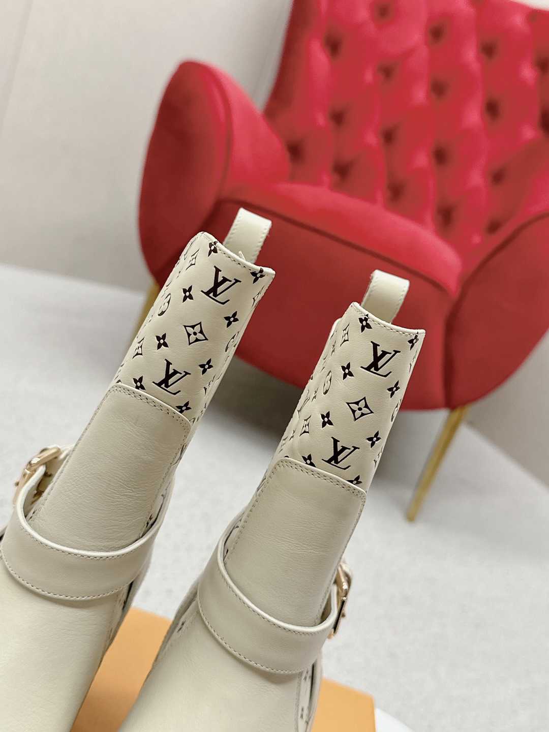 LOUIS VUITTON LAUREATE PLATFORM CHELSEA BOOT BEIGE 1ACAA1 - Image 5