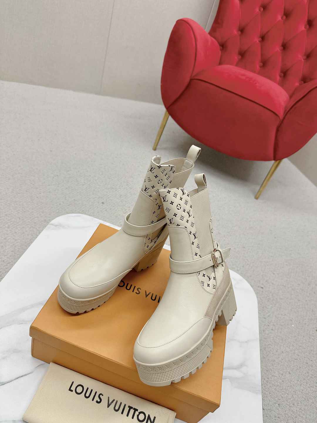 LOUIS VUITTON LAUREATE PLATFORM CHELSEA BOOT BEIGE 1ACAA1 - Image 4