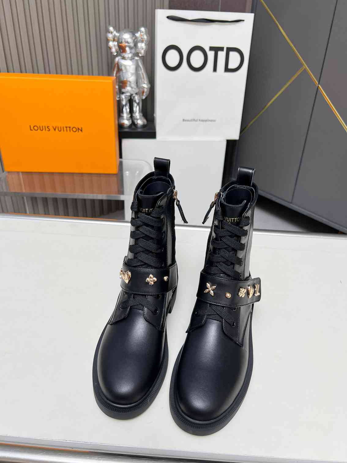 LOUIS VUITTON CITIZEN BOOTS BLACK 1ADAZR - Image 6