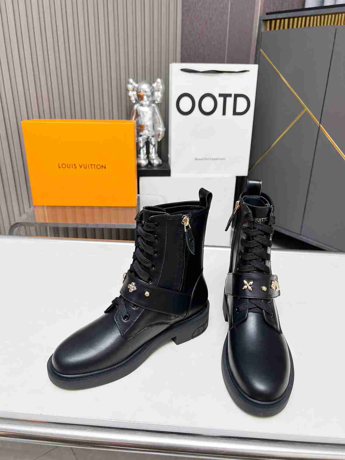 LOUIS VUITTON CITIZEN BOOTS BLACK 1ADAZR - Image 4