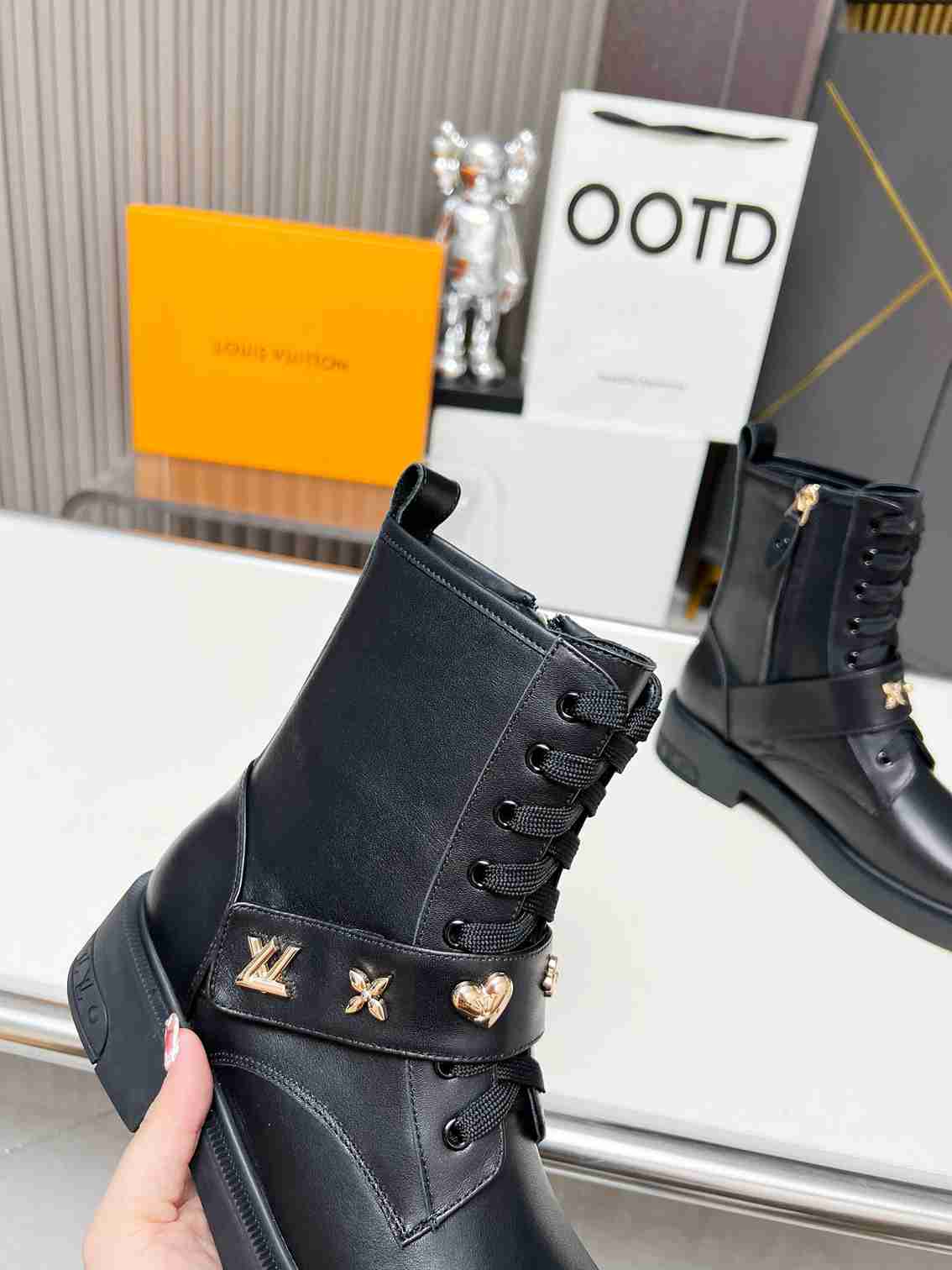 LOUIS VUITTON CITIZEN BOOTS BLACK 1ADAZR - Image 3