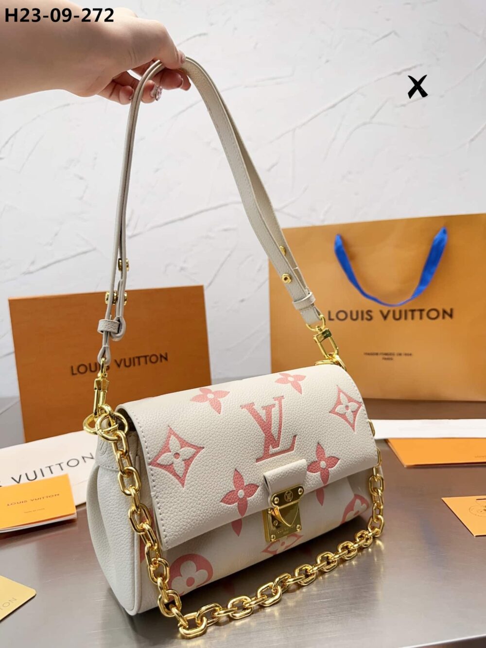 LOUIS VUITTON FAVORITE WHITE AND PINK 23CM - Image 2