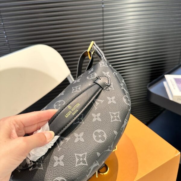 LOUIS VUITTON DISCOVERY BUMBAG PM MONOGRAM ECLIPSE BLACK 39CM M46035 - Image 8