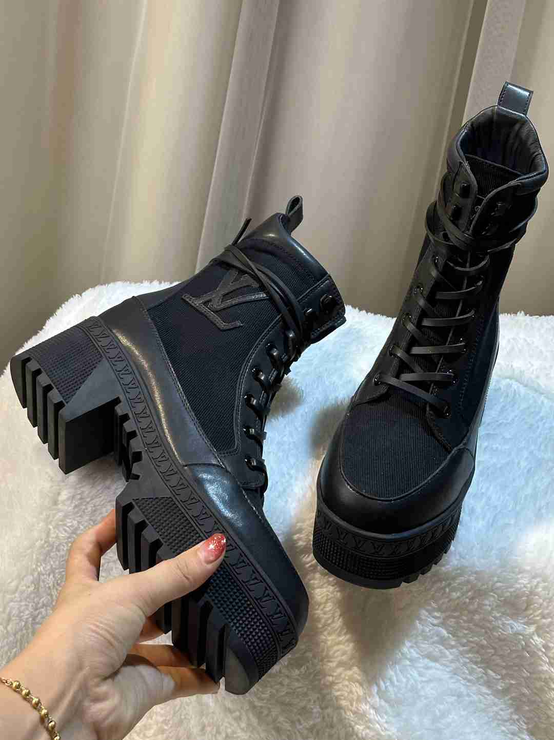 LOUIS VUITTON LAUREATE PLATFORM DESERT BOOT BLACK 1AC7RO - Image 3
