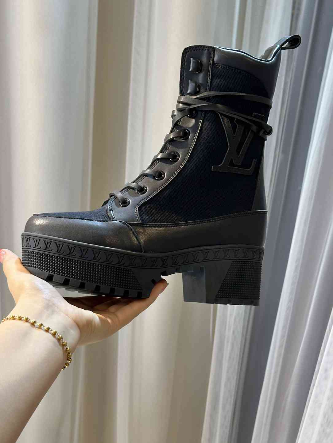 LOUIS VUITTON LAUREATE PLATFORM DESERT BOOT BLACK 1AC7RO - Image 2