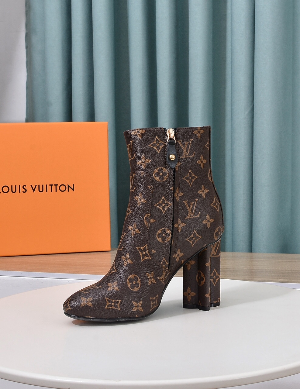 LOUIS VUITTON SILHOUETTE ANKLE BOOT MONOGRAM BROWN - Image 8