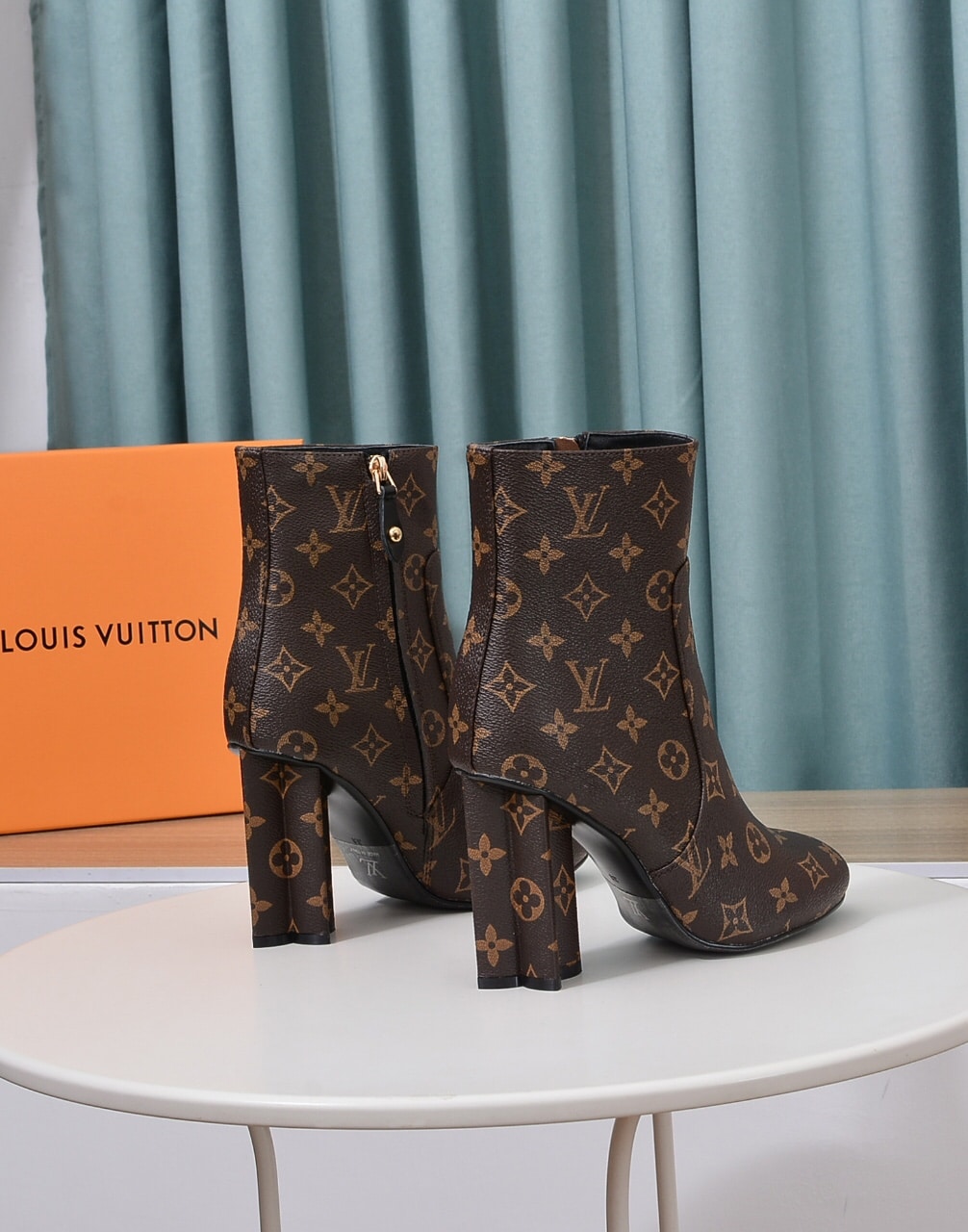 LOUIS VUITTON SILHOUETTE ANKLE BOOT MONOGRAM BROWN - Image 4
