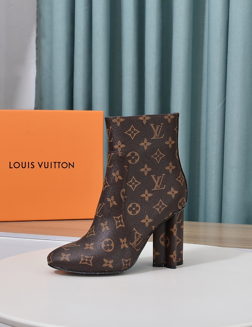 LOUIS VUITTON SILHOUETTE ANKLE BOOT MONOGRAM BROWN - Image 3