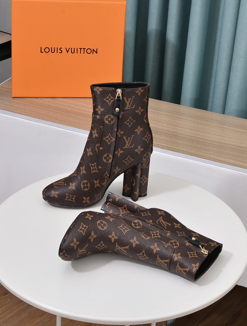 LOUIS VUITTON SILHOUETTE ANKLE BOOT MONOGRAM BROWN - Image 2
