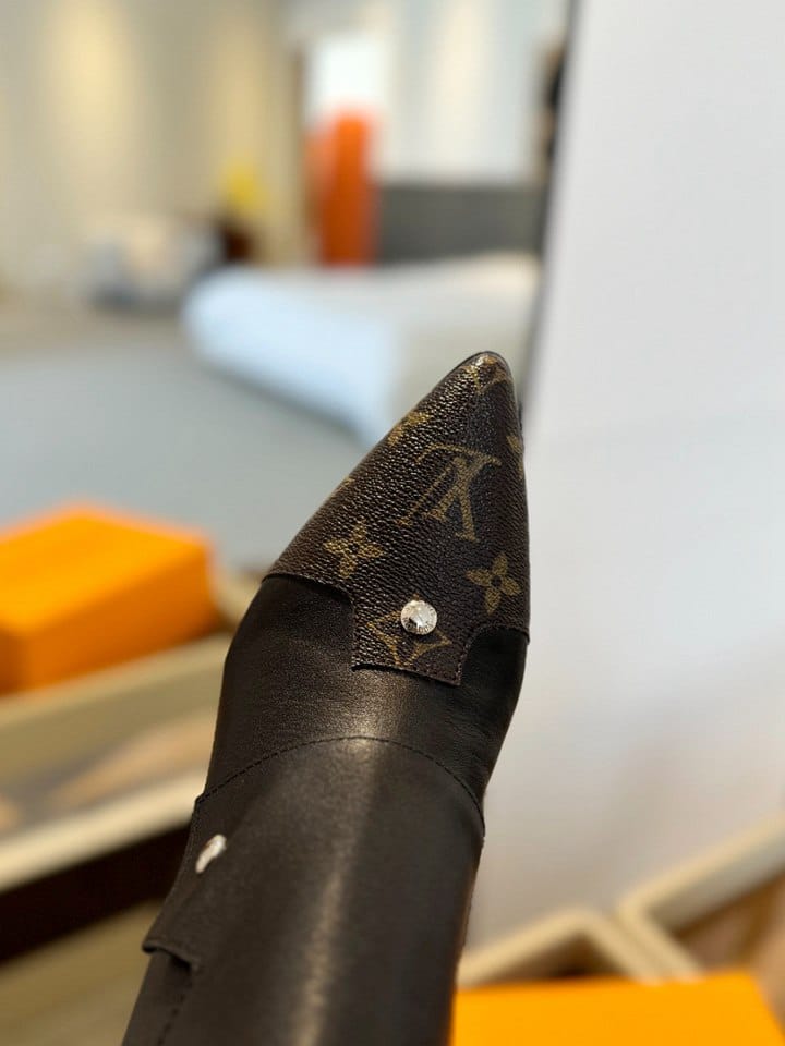 LOUIS VUITTON TRINITY BOOT MONOGRAM AND BLACK - Image 6