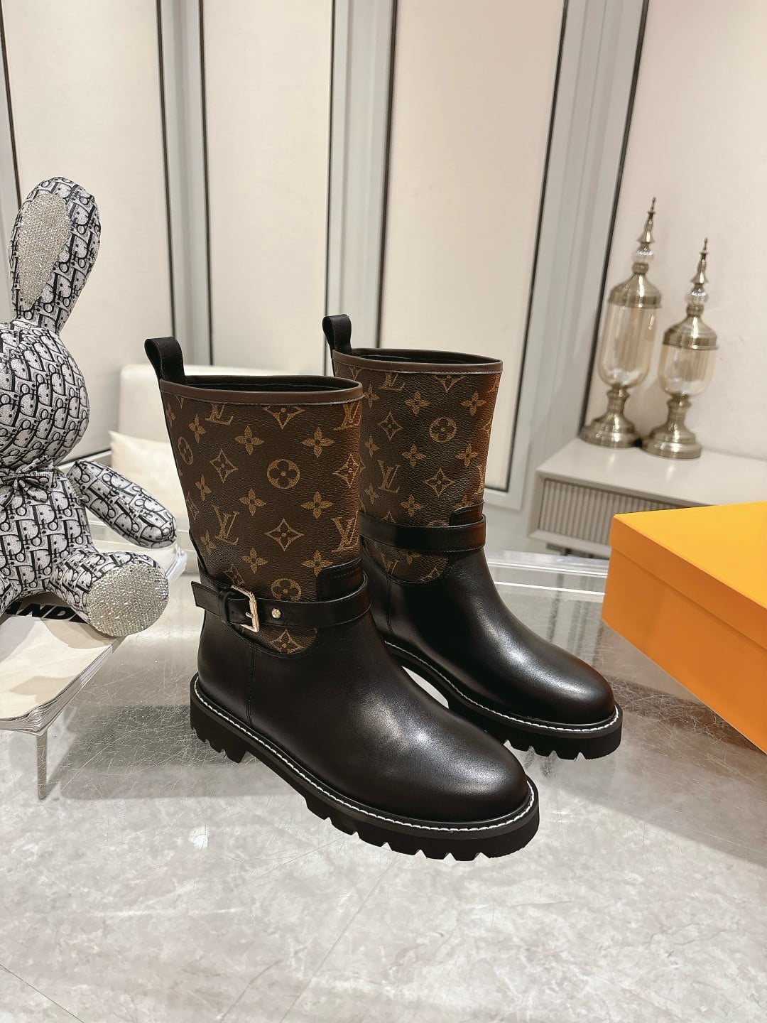 LOUIS VUITTON TERRITORY FLAT ANKLE BOOT MONOGRAM BROWN - Image 2