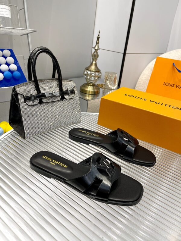 LOUIS VUITTON LV ISOLA FLAT MULE BLACK 1ABP0E - Image 4
