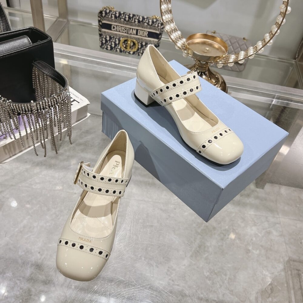 PRADA PATENT LEATHER MARY JANE PUMPS WHITE - Image 6