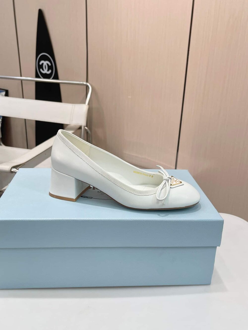 PRADA TRIANGLE LOGO BOW PUMP IN WHITE - Image 6