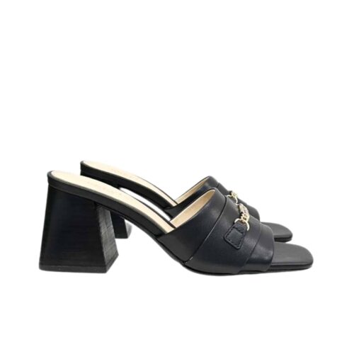 Gucci Signoria Slide Sandal In Black