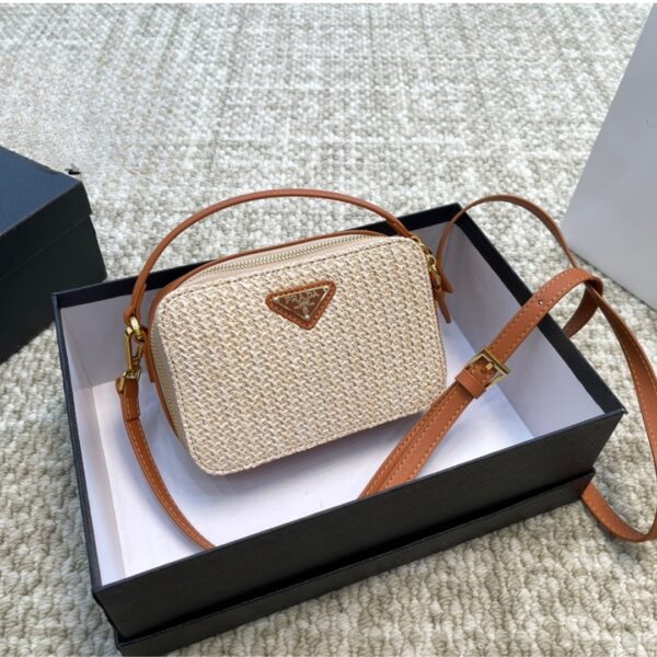 PRADA CROCHET AND LEATHE POUCH BAG NATURAL 18CM 1NR025 2CYC F0018 - Image 2