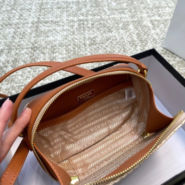PRADA CROCHET AND LEATHE POUCH BAG NATURAL 18CM 1NR025 2CYC F0018 - Image 3