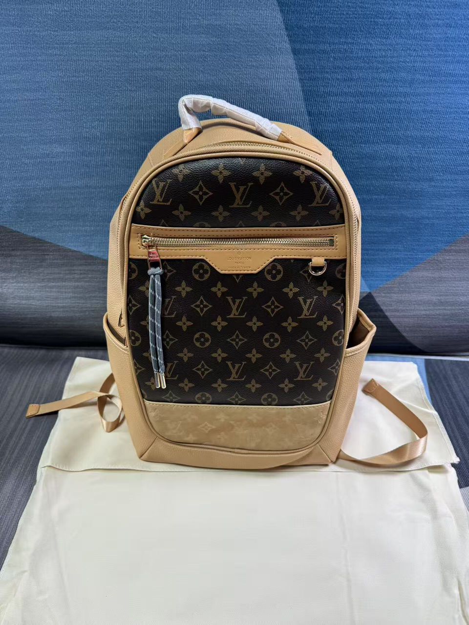 LOUIS VUITTON OUTDOOR BACKPACK 44CM M12624 - Image 2