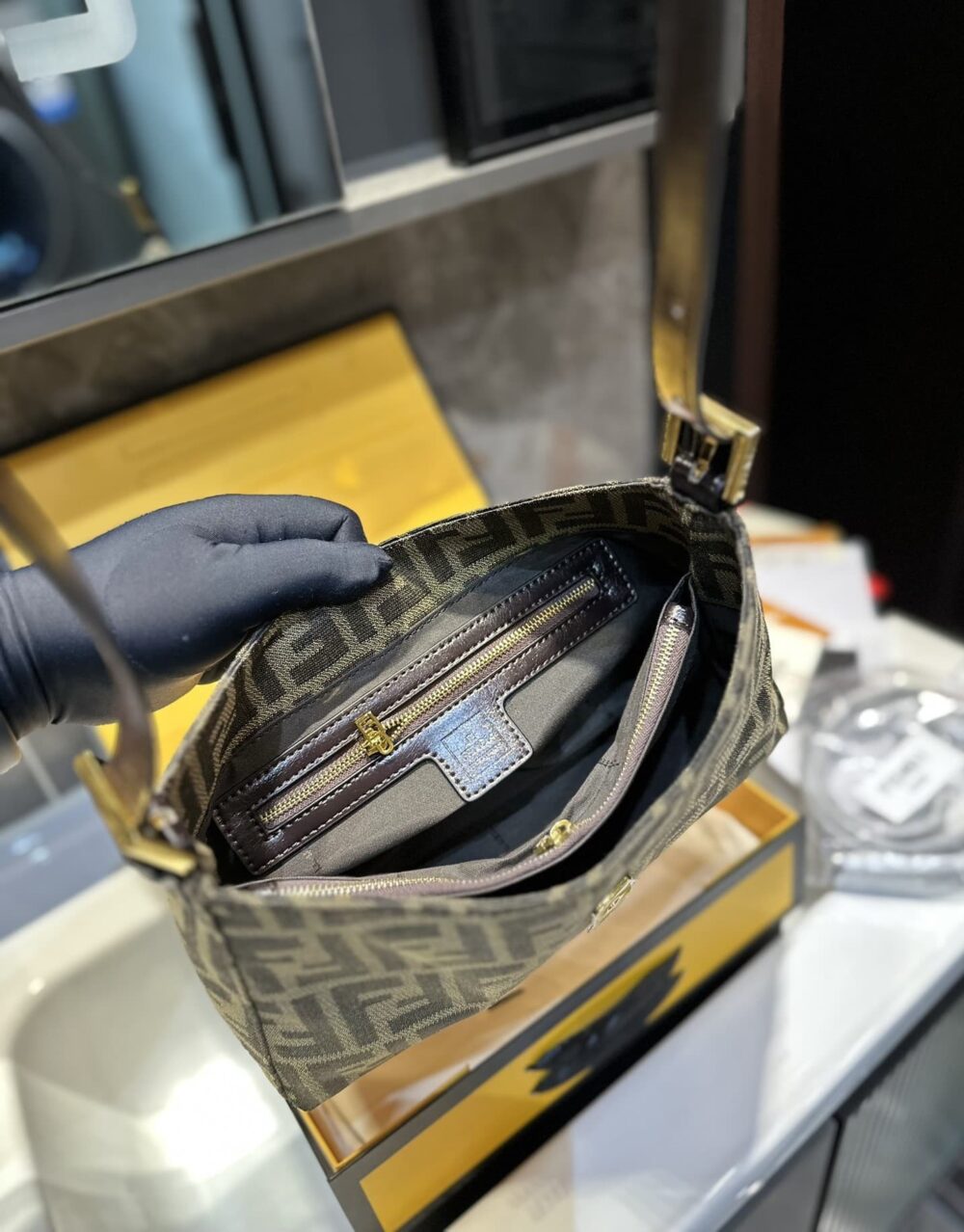 FENDI ZUCCA HANDBAG BROWN 24CM - Image 7