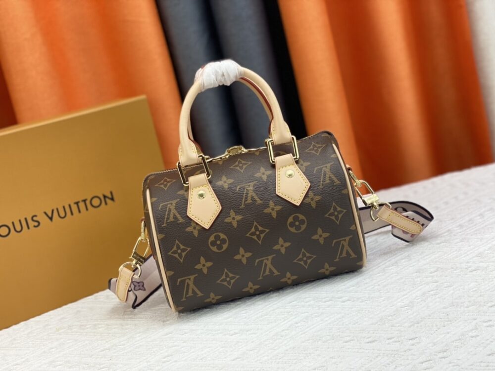 LOUIS VUITTON SPEEDY BANDOULIÈRE 20 FUCHSIA M45948 - Image 2