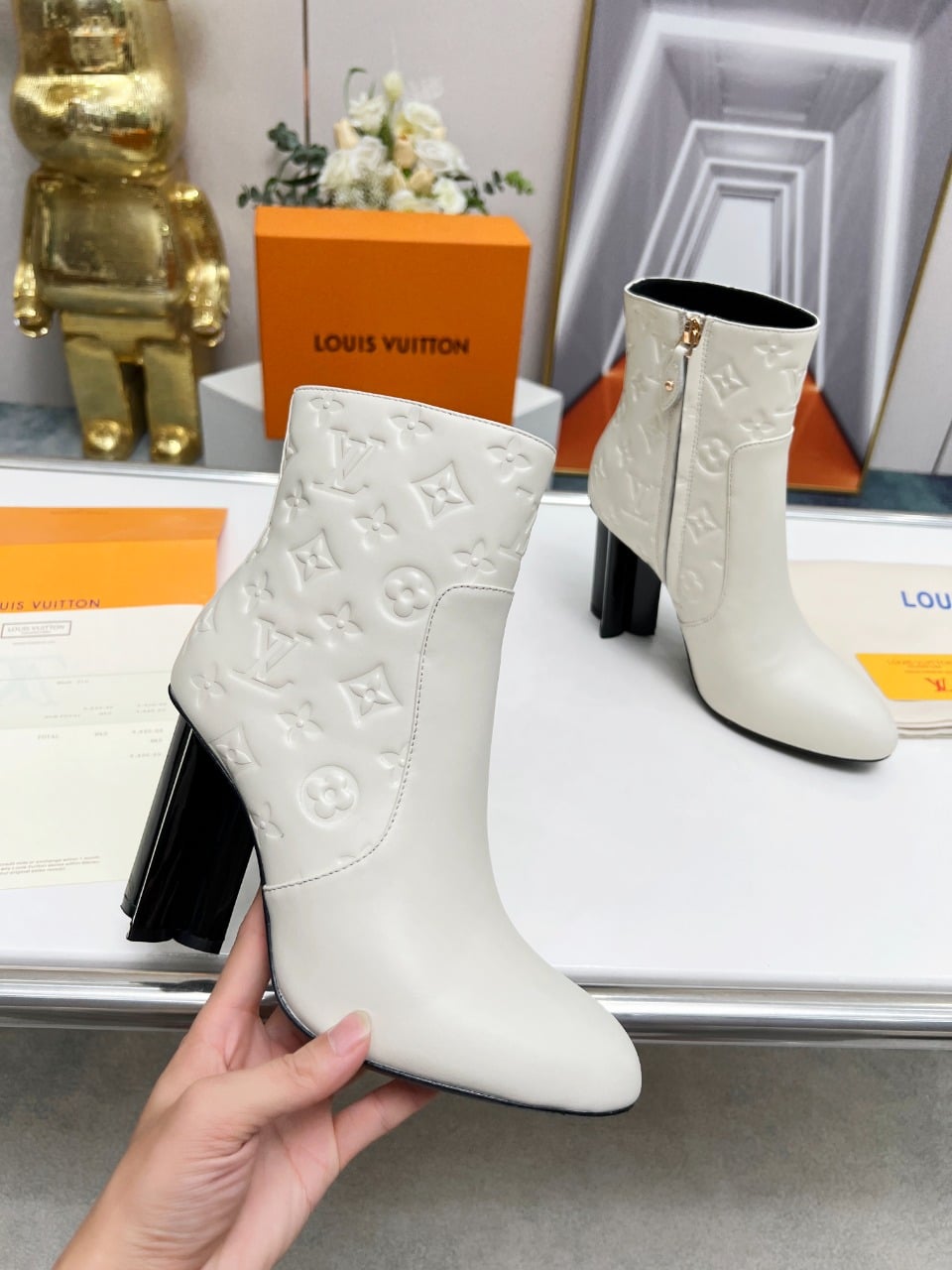 LOUIS VUITTON SILHOUETTE ANKLE BOOT WHITE - Image 5
