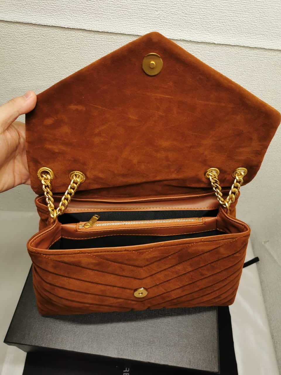 SAINT LAURENT CINNAMON LOULOU LARGE CHAIN BAG IN SUEDE BROWN 31CM - Image 4