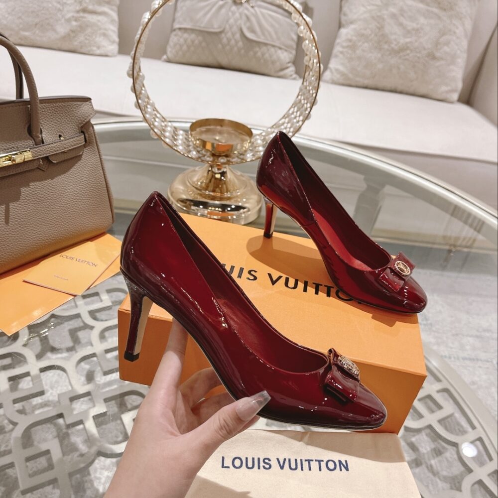 LOUIS VUITTON PATENT LEATHER PUMPS DARK RED - Image 10