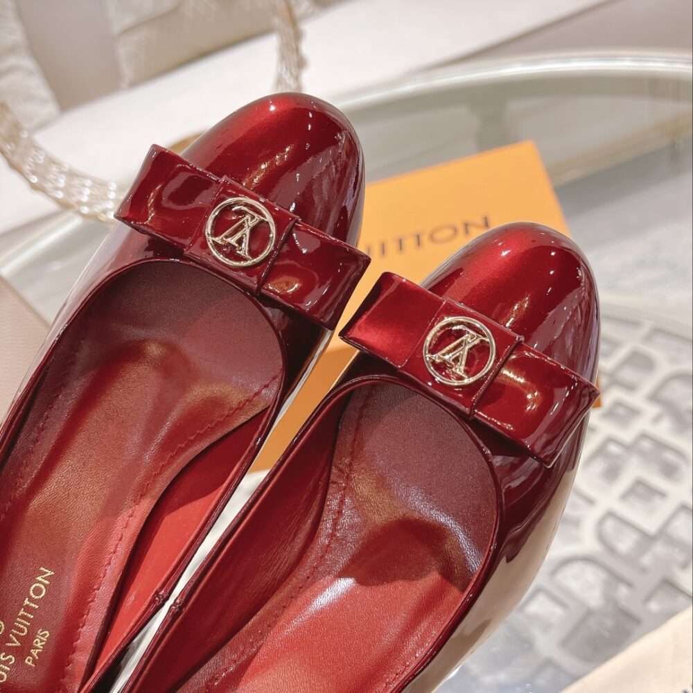 LOUIS VUITTON PATENT LEATHER PUMPS DARK RED - Image 9
