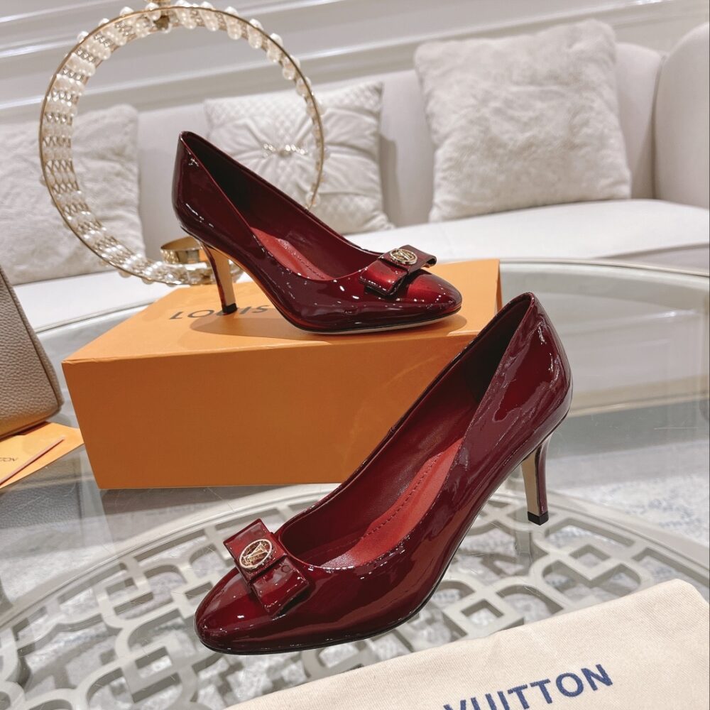 LOUIS VUITTON PATENT LEATHER PUMPS DARK RED - Image 4