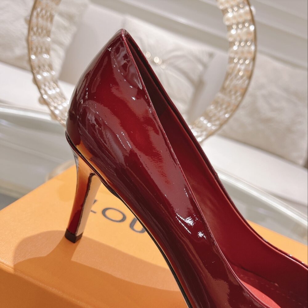 LOUIS VUITTON PATENT LEATHER PUMPS DARK RED - Image 2
