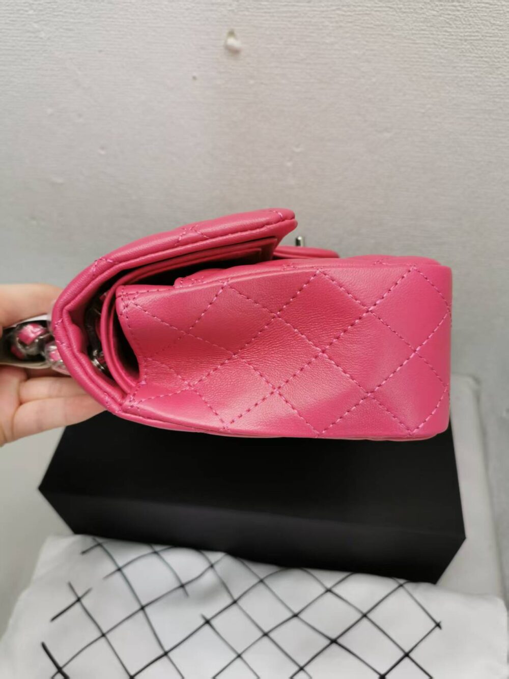 CHANEL CLASSIC MEDIUM FLAP BAG WITH SILVER HARDWARE DARK PINK 25CM - Image 3