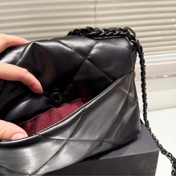 CHANEL CC FLAP BAG IN BLACK 26CM - Image 8