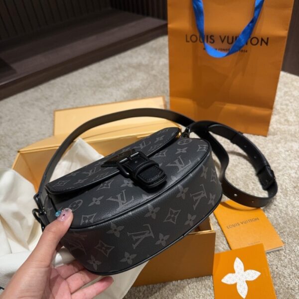 LOUIS VUITTON MONTSOURIS MESSENGER PM​ MONOGRAM ECLIPSE CANVAS BLACK 19CM M12519 - Image 5
